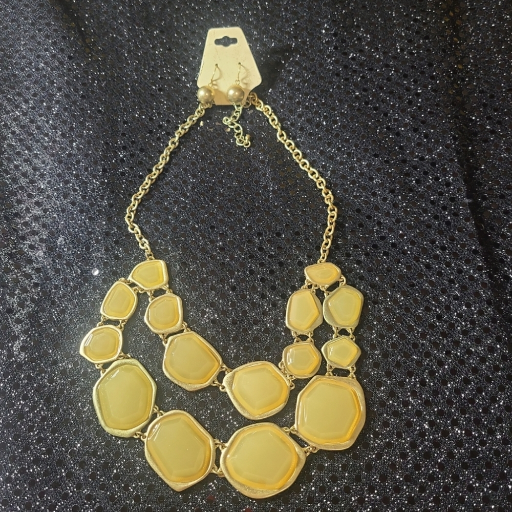 Women’s necklace